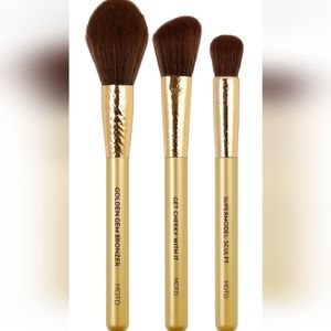 MOTD 3 Piece makeup brush set.